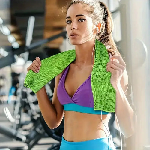 Cooling Sports Towel with Case - Instant Chill Neck Wrap for Gym, Running & Outdoor, Quick Dry Fabric Towel Gym Frozen